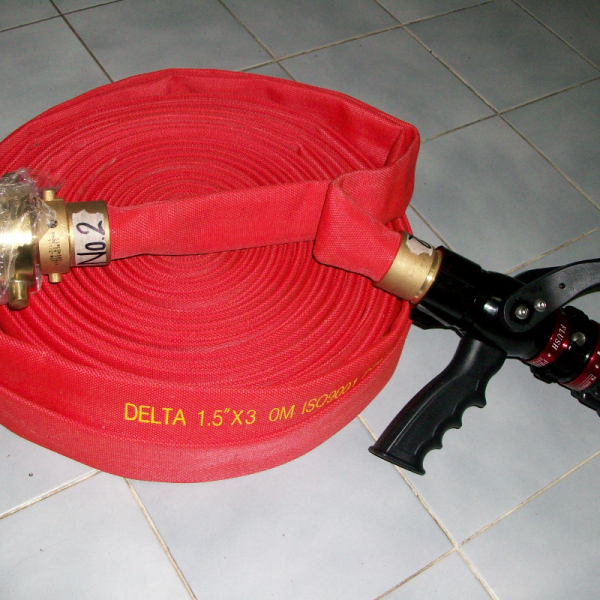 สายดับเพลิงผ้าใบสีแดง DELTA
